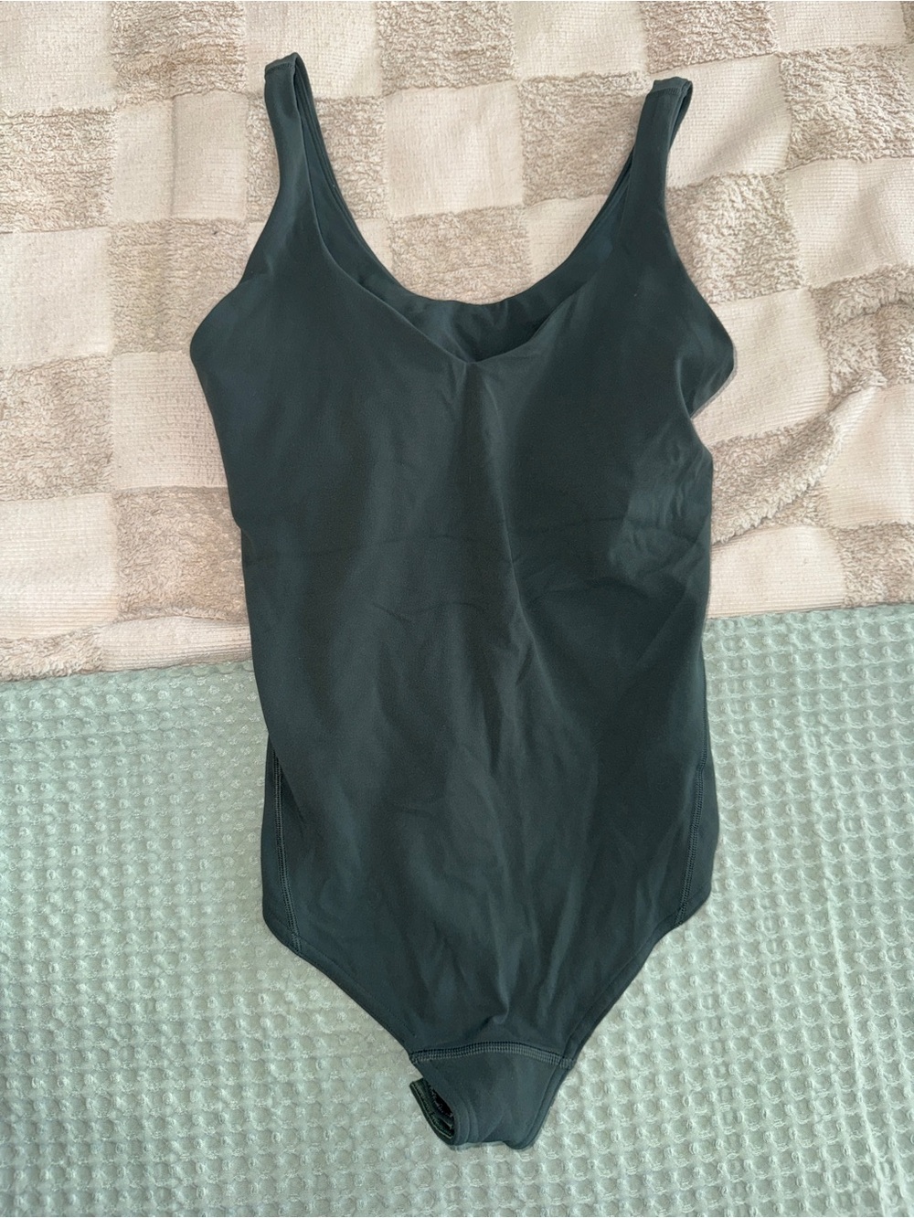 Lululemon Align Bodysuit
Smoked Spruce size 6